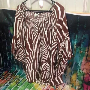 EST.1946 size Large animal print flowing top‎ brown and white